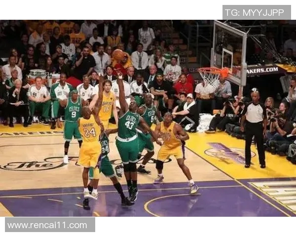 2009年NBA东部决赛魔术队与骑士队的激烈对决回顾与分析 2009年NBA东部决赛魔术队与骑士队的激烈对决回顾与分析